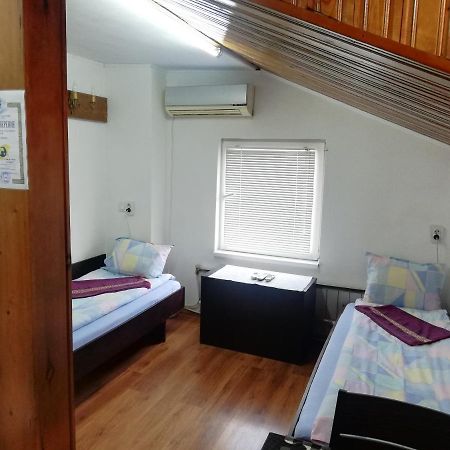 Guest Room Asparuh Троян Экстерьер фото